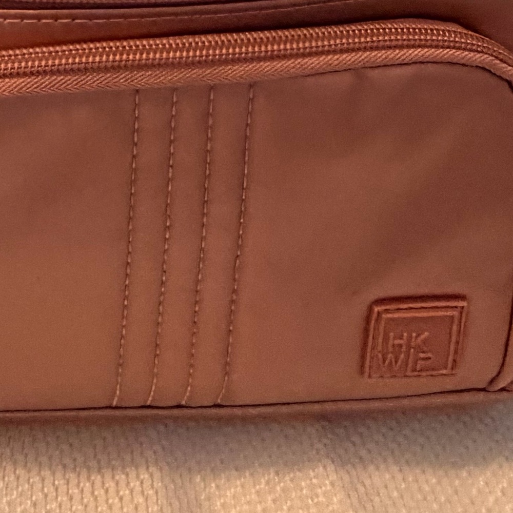 Women’s Leather Travel Toiletry Bag in Dusty Rose